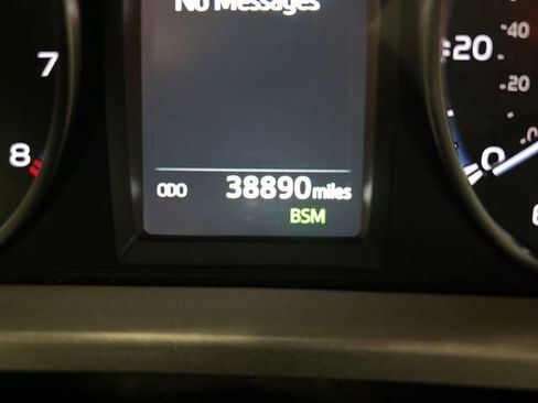 Used 2018 Toyota RAV4 XLE w/ Plus Extra Value Package AWD/4WD image 23