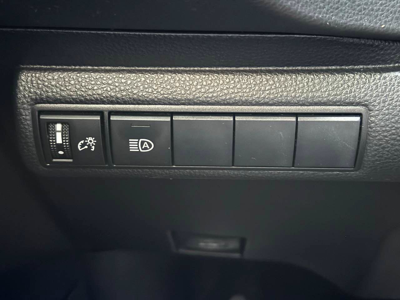 Used 2021 Toyota Corolla SE FWD image 44