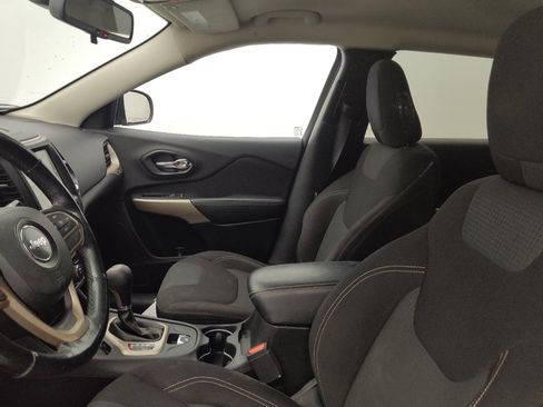 Used 2017 Jeep Cherokee Latitude image 17