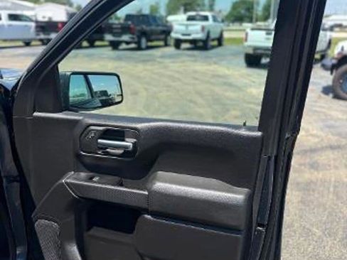 Used 2019 Chevrolet Silverado 1500 Custom Trail Boss image 33