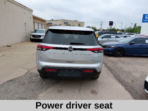 Used 2025 Nissan Pathfinder SV AWD/4WD image 6