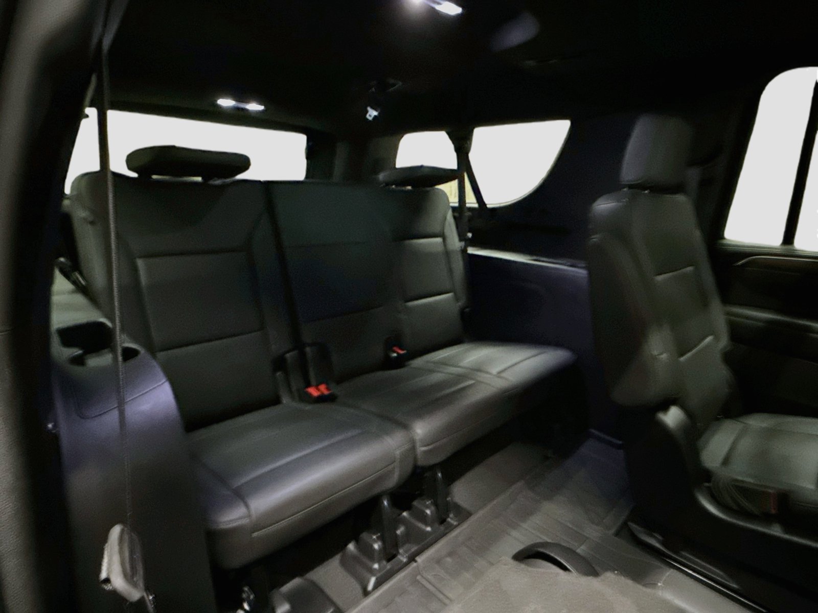 Used 2023 Chevrolet Suburban LT w/ Luxury Package AWD/4WD image 32