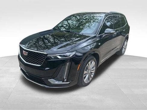 Certified 2024 Cadillac XT6 Premium Luxury AWD/4WD image 2