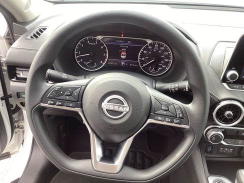 Used 2025 Nissan Sentra SV image 15