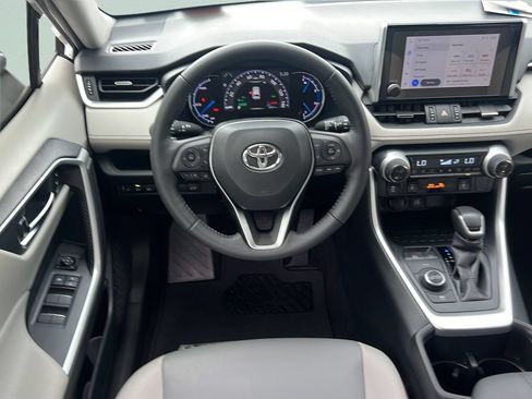Used 2023 Toyota RAV4 XLE Premium AWD/4WD image 15