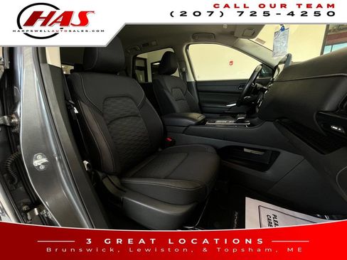 Used 2023 Nissan Pathfinder SV AWD/4WD image 11