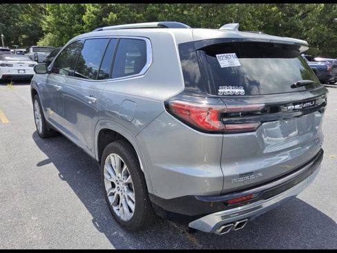 Used 2024 GMC Acadia Denali w/ Super Cruise Package FWD image 7
