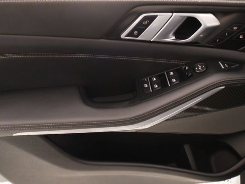 Used 2025 BMW X5 M60i AWD/4WD image 17