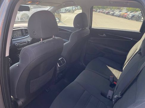 Used 2019 Kia Sorento FWD V6 w/ LX V6 Convenience Package image 34