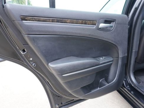 Used 2016 Chrysler 300 C RWD image 19