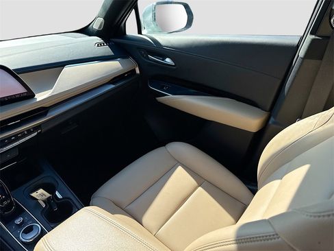 Used 2024 Cadillac XT4 Luxury image 22