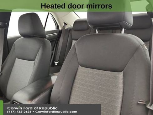 Used 2021 Chrysler 300 Touring w/ Driver Convenience Group image 11