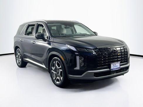 Used 2023 Hyundai Palisade Limited image 3