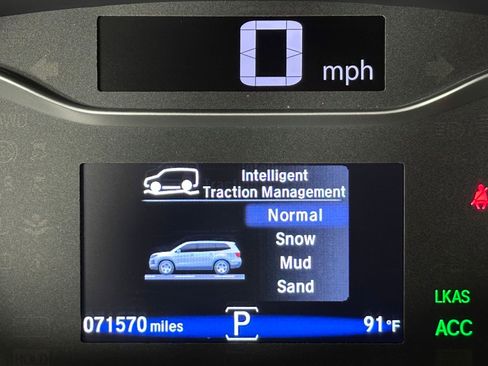 Used 2017 Honda Pilot Touring image 13