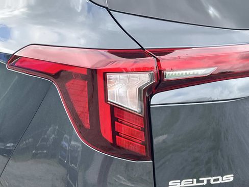 New 2026 Kia Seltos EX FWD image 8