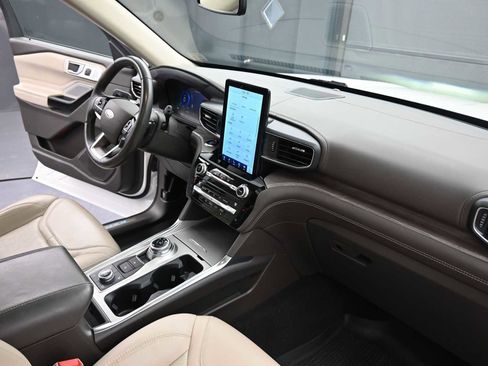Used 2021 Ford Explorer Platinum w/ Equipment Group 601A image 27