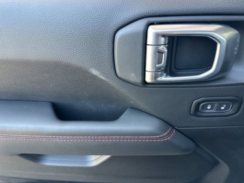 New 2025 Jeep Gladiator Rubicon w/ Convenience Group image 9