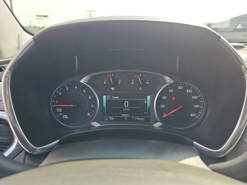 Used 2018 Chevrolet Equinox Premier image 23