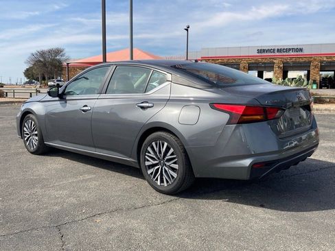 Used 2025 Nissan Altima 2.5 SV image 7