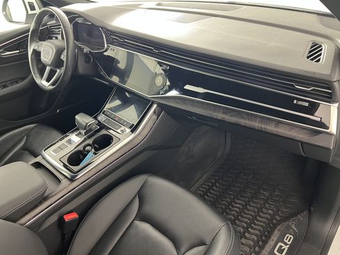 Used 2019 Audi Q8 Premium Plus w/ Premium Plus AWD/4WD image 26