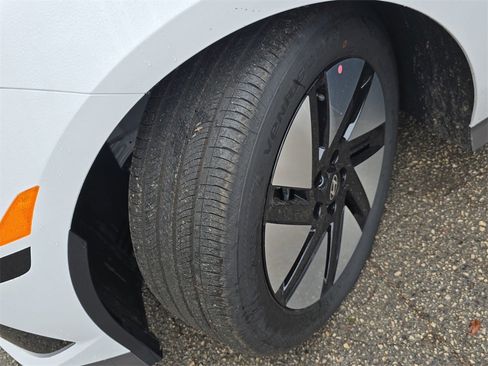 New 2025 Hyundai Ioniq 6 SE image 31