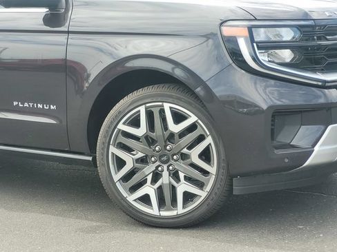 New 2025 Ford Expedition Max Platinum w/ Platinum Ultimate Package AWD/4WD image 2