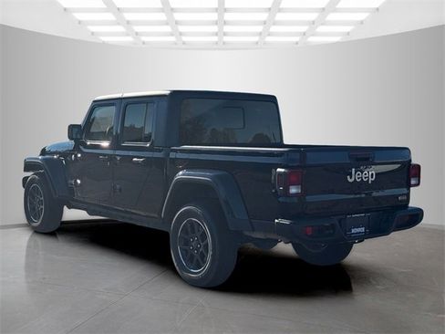 Certified 2023 Jeep Gladiator Overland image 5