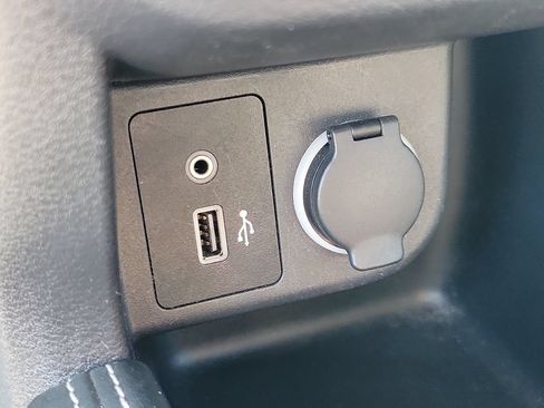 Certified 2020 Nissan Kicks SR FWD image 28