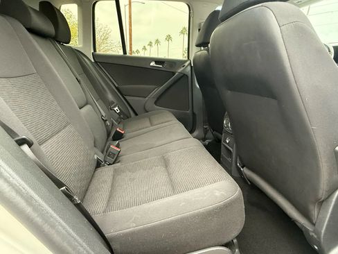 Used 2015 Volkswagen Tiguan S image 30