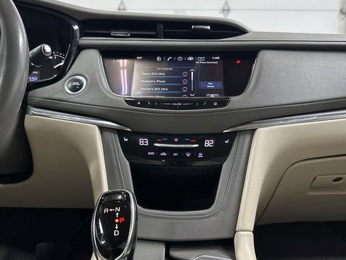 Used 2017 Cadillac XT5 Luxury w/ Driver Awareness Package image 24