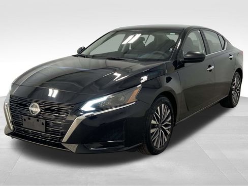 Used 2024 Nissan Altima 2.5 SV image 5