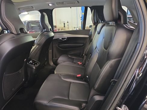 Used 2022 Volvo XC90 T5 Momentum w/ Protection Package Premier FWD image 5