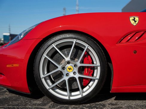 Used 2013 Ferrari California Convertible 2D image 5