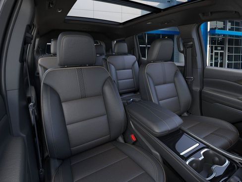 New 2026 Chevrolet Traverse High Country w/ LPO, Floor Liner Package AWD/4WD image 16