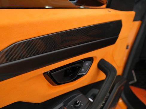 Used 2023 Lamborghini Urus Performante AWD/4WD image 56