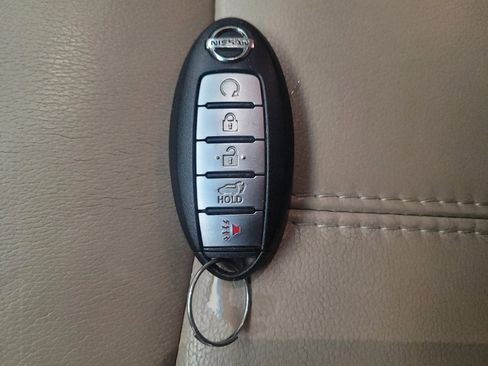 Used 2015 Nissan Pathfinder SL w/ Trailer Tow Package image 32