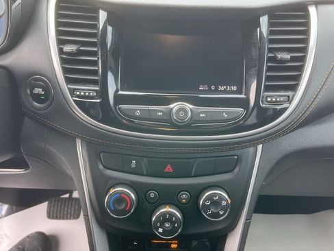 Used 2022 Chevrolet Trax LT w/ Sport Edition image 16