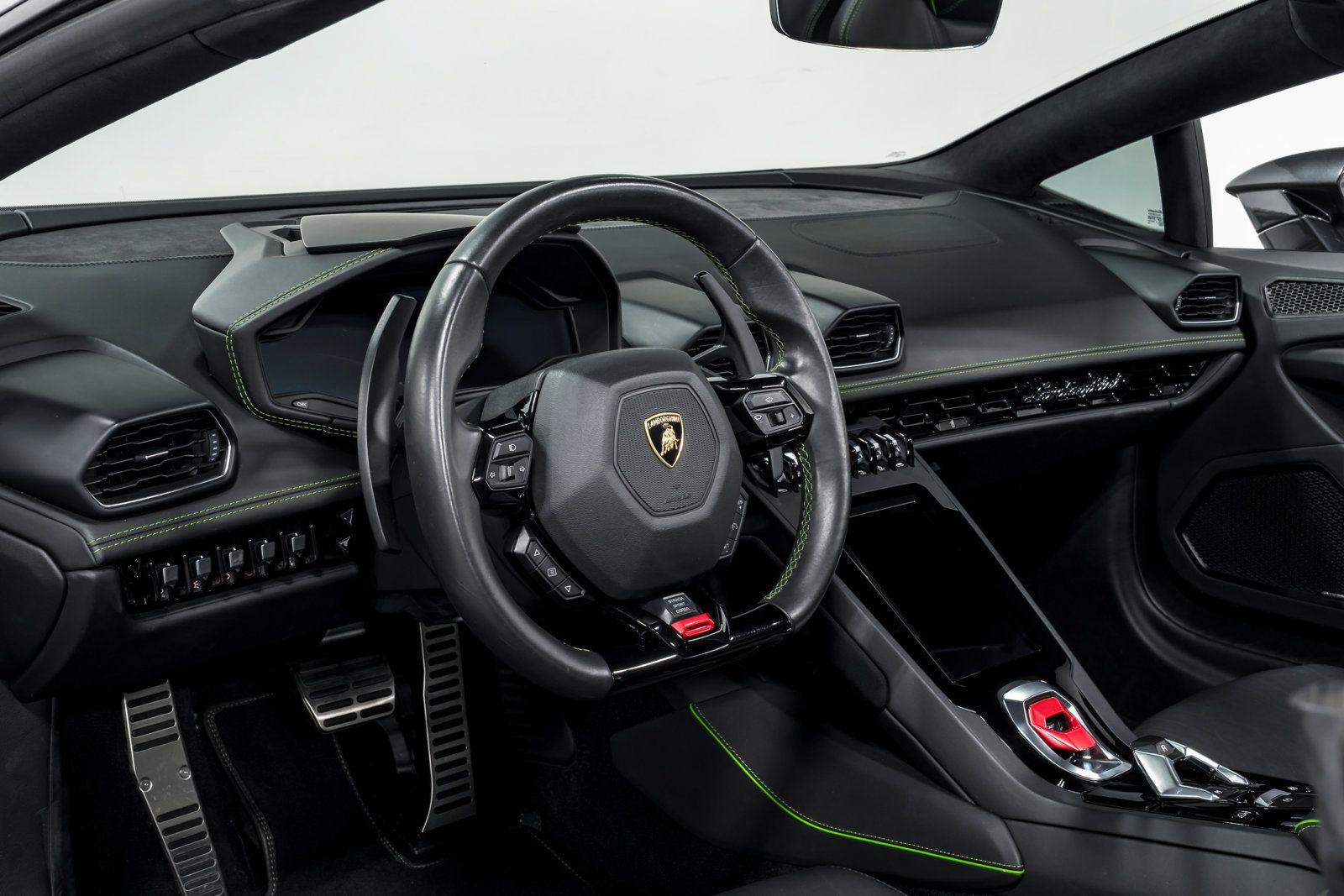 Used 2020 Lamborghini Huracan EVO AWD/4WD image 12