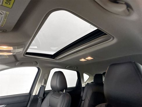 Used 2019 MAZDA CX-5 Touring image 6