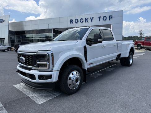 New 2026 Ford F450 Platinum w/ FX4 Off-Road Package AWD/4WD image 1