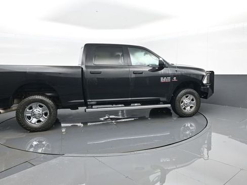 Used 2018 RAM 2500 Tradesman w/ Chrome Appearance Group image 4