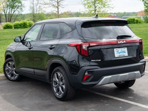 Used 2025 Kia Seltos LX AWD/4WD image 28