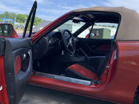 Used 2004 MAZDA MX-5 Miata MAZDASPEED RWD image 19