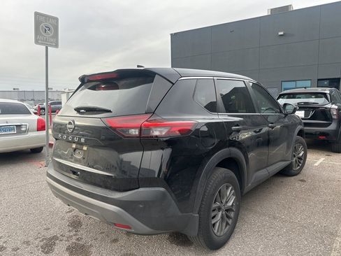 Used 2023 Nissan Rogue S image 4