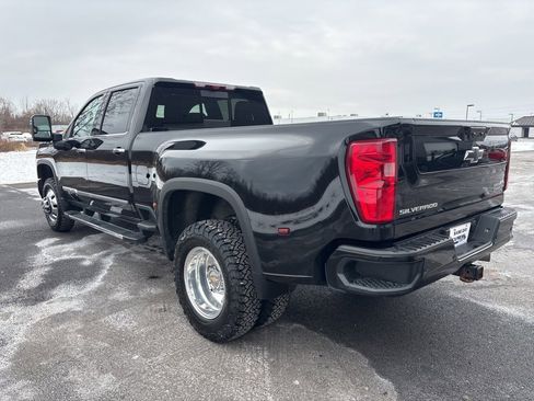 Used 2024 Chevrolet Silverado 3500 High Country w/ High Country Premium Package image 5