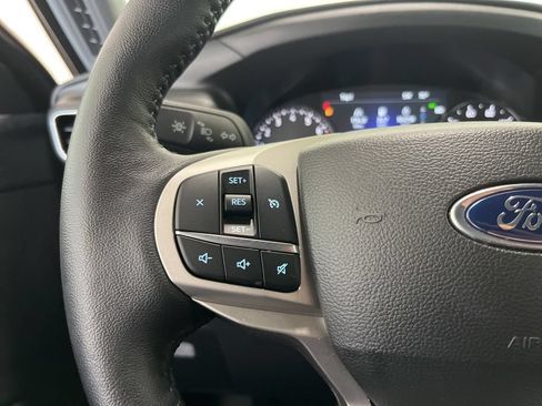 Used 2023 Ford Explorer XLT w/ Equipment Group 202A AWD/4WD image 6