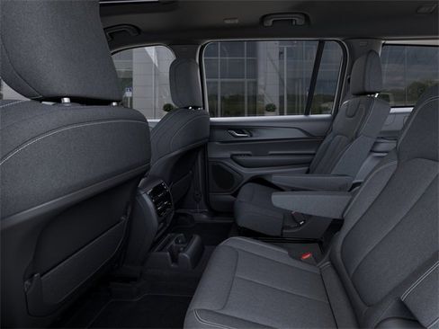 New 2025 Jeep Grand Cherokee L Laredo image 23