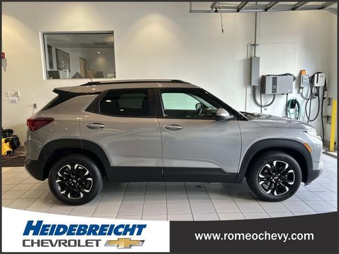Certified 2023 Chevrolet TrailBlazer LT FWD image 2