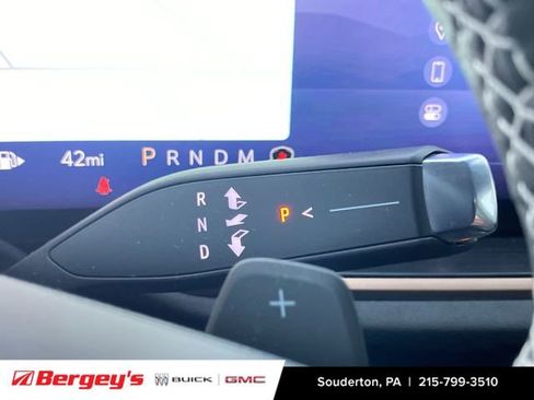 Certified 2025 Buick Envision Sport Touring image 18