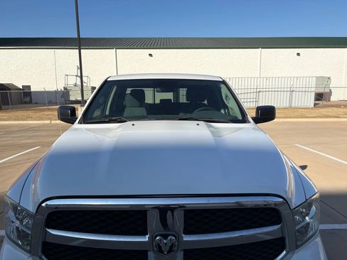 Used 2017 RAM 1500 Classic SLT image 3